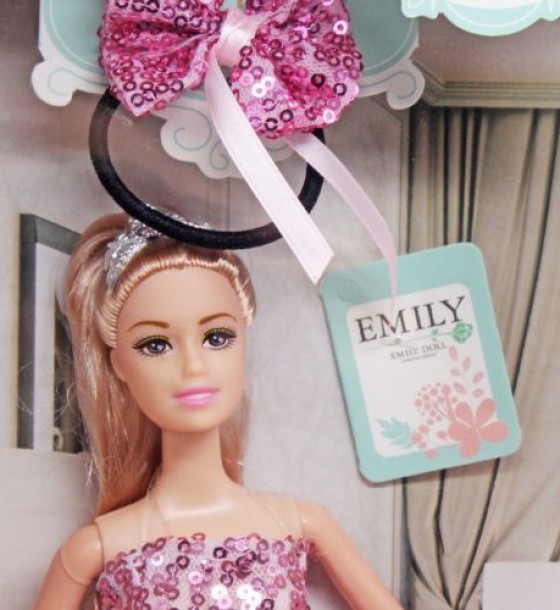 Лялька "Emily" з вбранням для дитини