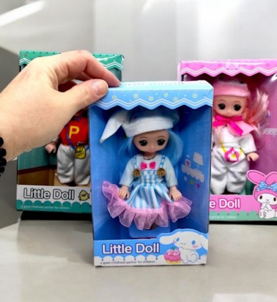 Лялька у костюмі (15 см) "Аніме Sanrio", коричнева