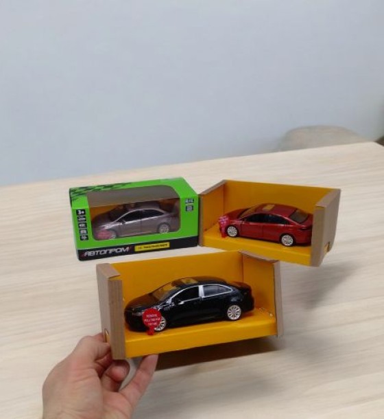 Машина металева "Toyota Corolla Hybrid" (світло, звук) чорна