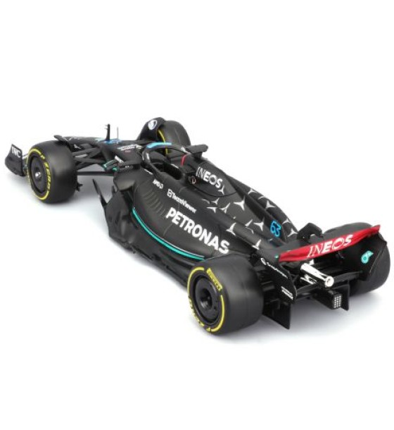 Автомодель з фігуркою - Mercedes-AMG F1 W14 E Performance (1:24)