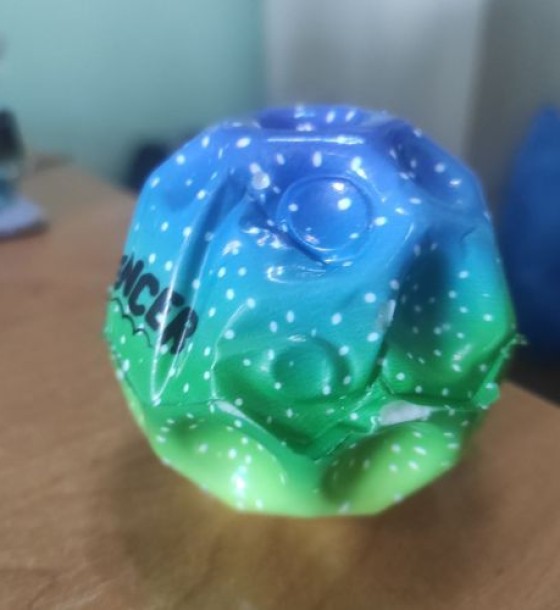 Уцінка. Антигравітаційний мʼячик Gravity (Moon) Ball, веселковий, 6,5 см Пошкоджений