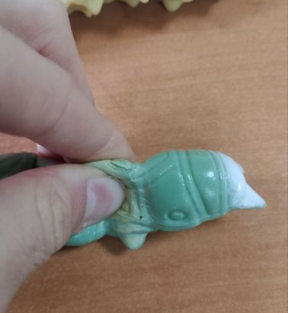 Уцінка. Тягучка гумова (мʼятна+жовта) Не якісна проклейка