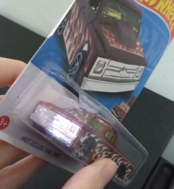 Уцінка. Машинка "Hot Wheel" (довжина 7.5 см, металопластикова,  на листі) МІКС ВИДІВ   - Лопнут блістер упаковки