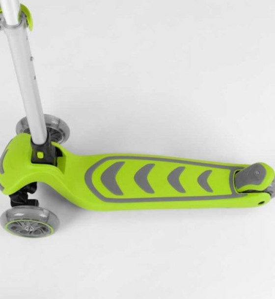 Самокат триколісний 46987 (4) Best Scooter, САЛАТОВИЙ, складне алюмінієве кермо, 4 колеса PU зі світлом, d = 12 см