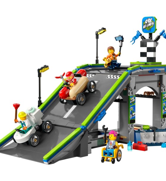 Конструктор LEGO City Жодних обмежень: Автодром для гоночних автомобілів (60460)