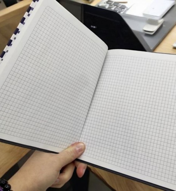 Блокнот у твердій обкладинці (80 арк; формат 20х20 см) клітинка, мотокіт
